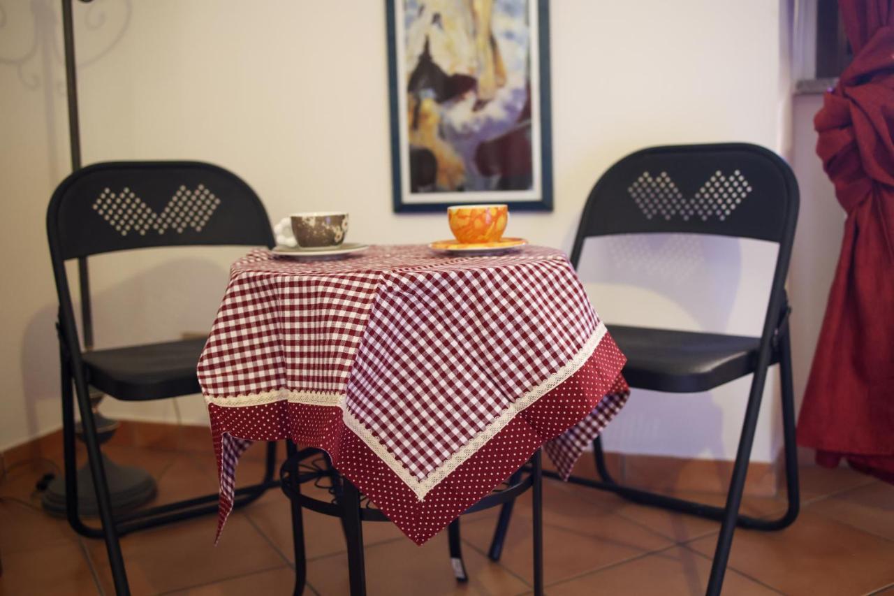 Apartamento La Rosa Scarlatta Viterbo Exterior foto