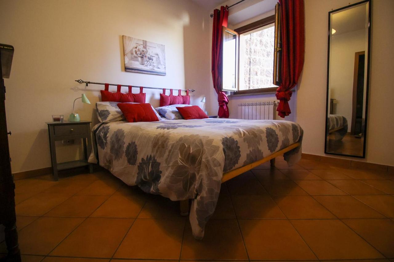 Apartamento La Rosa Scarlatta Viterbo Exterior foto