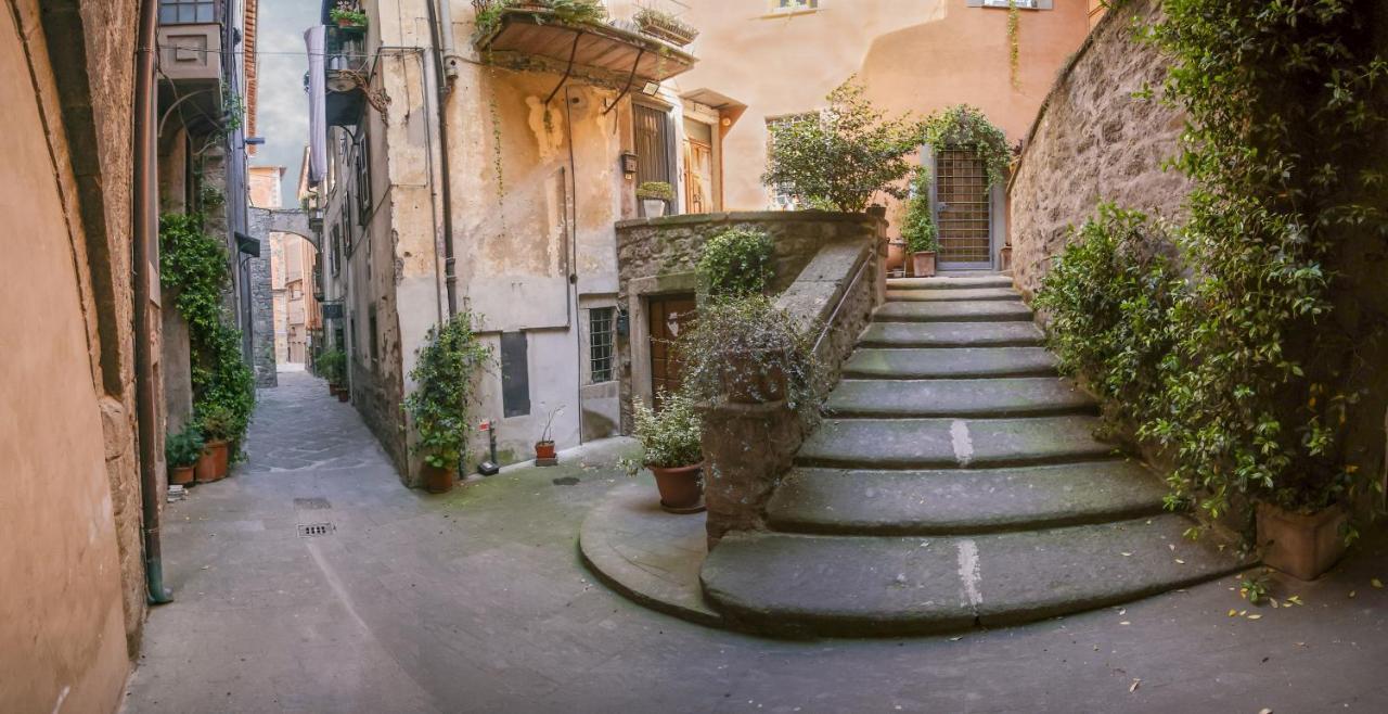 Apartamento La Rosa Scarlatta Viterbo Exterior foto