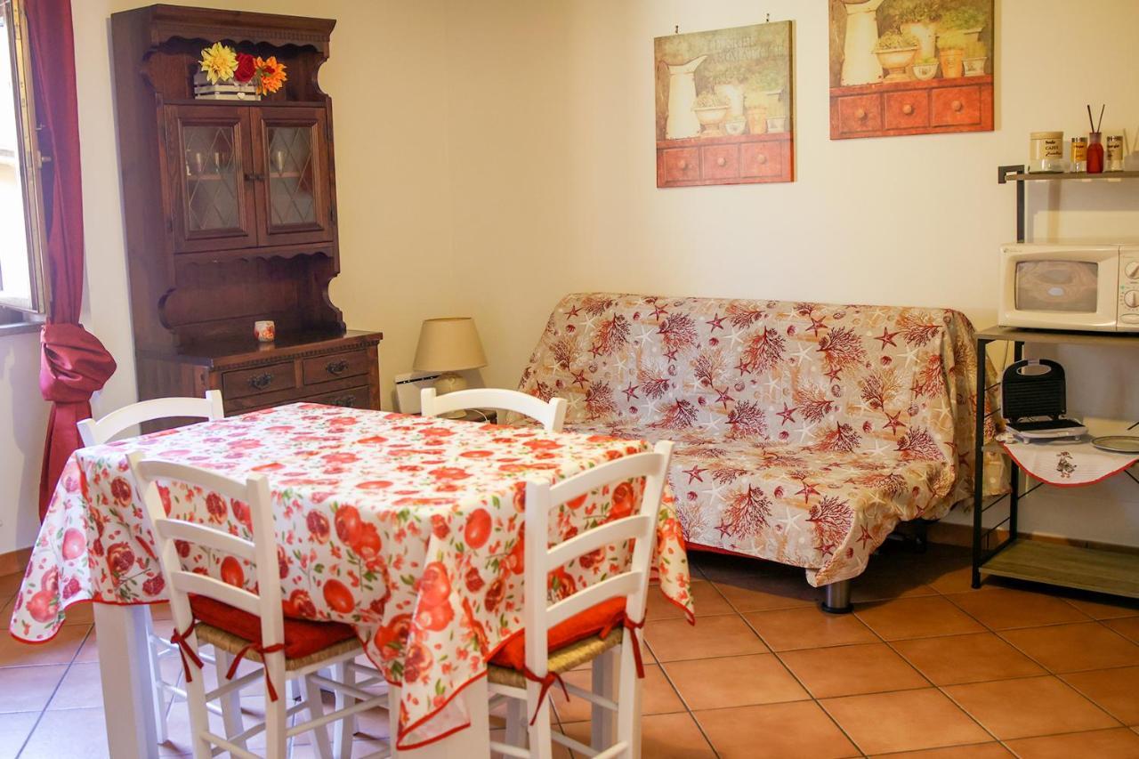 Apartamento La Rosa Scarlatta Viterbo Exterior foto